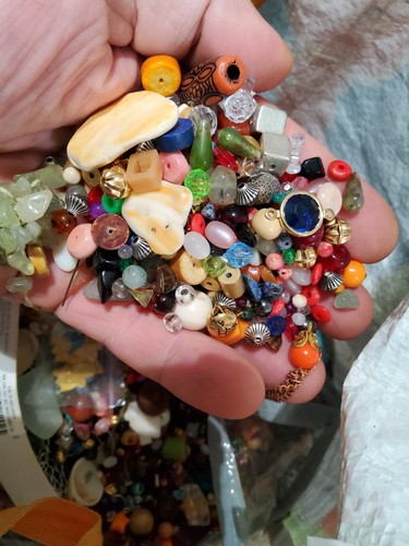 Vintage assorted beads - 1,